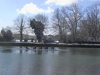 brave rowers.jpg: 640x480, 165k (2008 Apr 13 22:58)