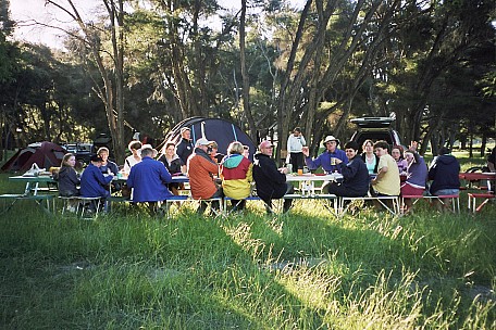 15  0066 Morison Bush dinner in a row
2006-12-02
Original size:&nbsp;1,536 x 1,024; 676 kB
Filename: 2006-12-02 15_0066 Morison Bush dinner in a row.jpg