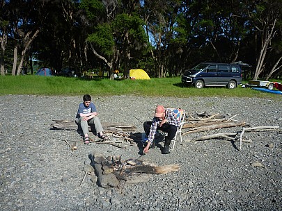 2011-11-27 07.49.15 P1020988 Simon Morison Bush campfire.jpeg: 4000x3000, 7130k (2011 Nov 27 07:49)