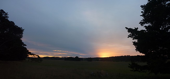 Sunset
Photographer;&nbsp;Simon
2013-03-02&nbsp;19.56.50;&nbsp;Metadata time: '2013 Mar 02 19:56'
Original size:&nbsp;6,311 x 2,936; 1,008 kB;&nbsp;stitch
Filename: 2013-03-02 19.56.50 P1040735 Simon - sunset_stitch.jpg