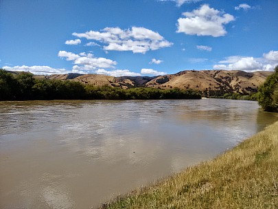 Ruamahanga River in fresh
Photographer;&nbsp;Simon
2015-03-08&nbsp;12.53.53;&nbsp;Metadata time: '2015 Mar 08 12:53'
Original size:&nbsp;3,264 x 2,448; 1,523 kB
Filename: 2015-03-08 12.53.53 IMG_20150308_125352960 Simon - Ruamahanga River in fresh.jpeg