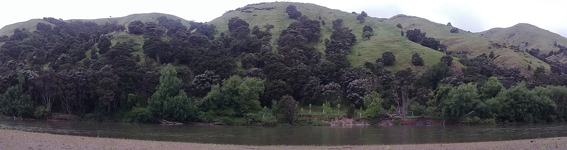 Ruamahanga River
Photographer;&nbsp;Simon
2020-11-27&nbsp;20.25.58;&nbsp;Metadata time: '2020 Nov 27 20:25'
Original size:&nbsp;6,531 x 1,730; 1,359 kB;&nbsp;stitch
Filename: 2020-11-27 20.25.58 LG6 Simon - Ruamahanga River_stitch.jpg