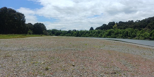 View Upstream
Photographer;&nbsp;Simon
2020-11-29&nbsp;13.50.09;&nbsp;Metadata time: '2020 Nov 29 13:50'
Original size:&nbsp;4,160 x 2,080; 4,797 kB
Filename: 2020-11-29 13.50.09 LG6 Simon - view upstream.jpeg