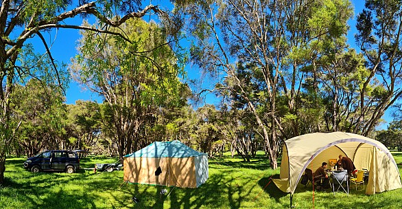 In the shelter
Photographer;&nbsp;Simon
2023-11-12&nbsp;09.51.27;&nbsp;Metadata time: '2023 Nov 12 09:51'
Original size:&nbsp;19,364 x 10,046; 47,797 kB;&nbsp;stitch
Filename: 2023-11-12 09.51.27 S20+ Simon -  In the shelter_stitch.jpg