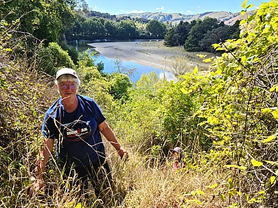 Pauline above the Ruamahanga River
Photographer;&nbsp;Simon
2025-03-22&nbsp;12.41.13;&nbsp;Metadata time: '2025 Mar 22 12:41'
Original size:&nbsp;9,248 x 6,936; 27,454 kB
Filename: 2025-03-22 12.41.13 S20+ Simon - Pauline above the Ruamahanga River.jpeg