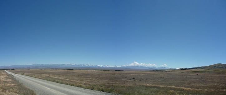 2014-12-29 13.18.00 Panorama Simon - MacKenzie Basin_stitch.jpg: 7060x2963, 1429k (2015 Jan 17 08:46)