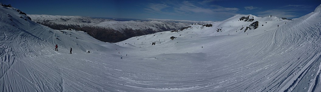 2009-09-04 12.27.60 PanoramaMaker.jpeg: 9000x2594, 2122k (2010 Mar 27 18:36)