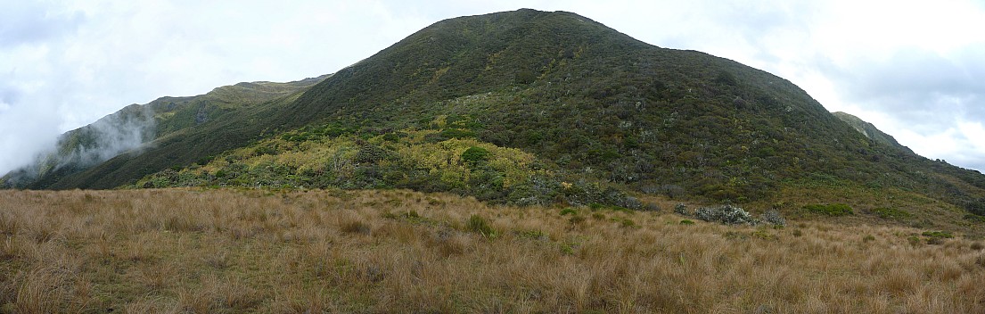 Hope Saddle
Photo: Simon
2013-04-22 12.15.35; '2013 Apr 22 12:15'
Original size: 8,785 x 2,798; 3,477 kB; stitch
2013-04-22 12.15.35 P1050035 Simon - Hope Saddle_stitch.jpg