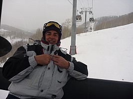 Jim on the Gondola
Photographer;&nbsp;Simon
2014-01-27&nbsp;15.33.34;&nbsp;Metadata time: '2014 Jan 27 15:33'
Original size:&nbsp;4,000 x 3,000; 4,059 kB
Filename: 2014-01-27 15.33.34 P1000204 Simon - Jim on the Gondola.jpeg