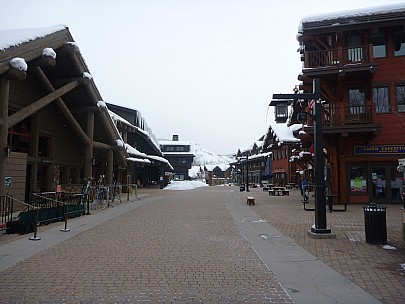 Aspen Highlands Village
Photographer;&nbsp;Simon
2014-02-03&nbsp;08.49.48;&nbsp;Metadata time: '2014 Feb 03 08:49'
Original size:&nbsp;4,000 x 3,000; 4,679 kB
Filename: 2014-02-03 08.49.48 P1000329 Simon - Aspen Highlands Village.jpeg