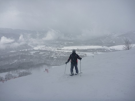 On Sky View slope
Photographer;&nbsp;Simon
2015-02-14&nbsp;09.15.28;&nbsp;Metadata time: '2015 Feb 14 09:15'
Original size:&nbsp;4,000 x 3,000; 3,781 kB
Filename: 2015-02-14 09.15.28 P1010543 Simon - on Sky View slope.jpeg
