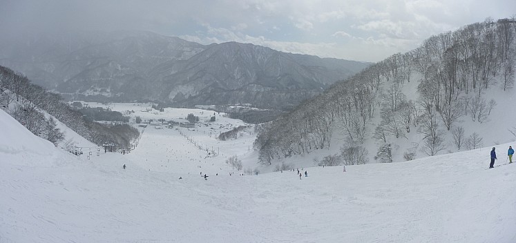 Looking down Rabbit Course to Wakaguri Central Slope after late breakfast
Photographer;&nbsp;Simon
2015-02-14&nbsp;10.49.00;&nbsp;Metadata time: '2015 Feb 14 10:49'
Original size:&nbsp;5,832 x 2,747; 2,190 kB;&nbsp;stitch
Filename: 2015-02-14 10.49.00 Panorama Simon - looking down Rabbit Course to Wakaguri Central Slope after late breakfast_stitch.jpg