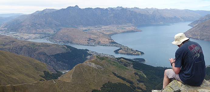 2016-01-02 12.34.58 Panorama Brian - Simon perching on the edge of the lake view_stitch.jpg: 6635x2919, 16168k (2016 Feb 08 13:43)