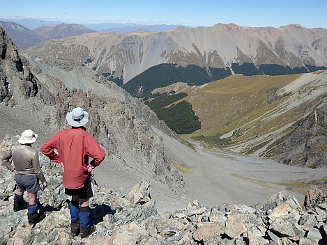 2016-01-04 15.30.22 P1000112 Brian - Bruce and Simon looking down into the Maitland.jpeg: 4000x3000, 4870k (2016 Jan 04 15:30)