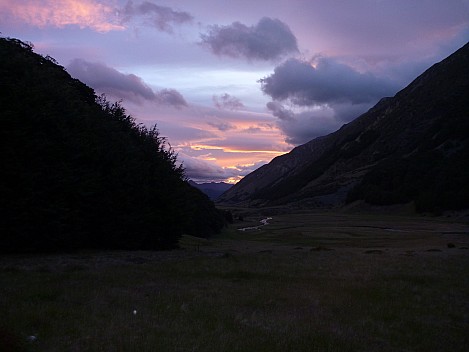 2016-01-07 21.36.16 P1040132 Philip - Top Dingle Hut sunset.jpeg: 4320x3240, 4839k (2016 Jan 07 21:36)