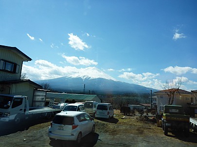 2016-03-02 11.19.22 P1000795 Simon - Fuji from bus.jpeg: 4608x3456, 6317k (2016 Mar 02 11:19)