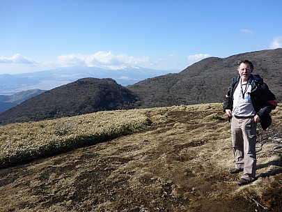 2016-03-02 14.23.39 P1000821 Simon - and Fujisan.jpeg: 4608x3456, 6252k (2016 Mar 02 14:23)