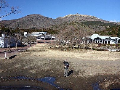 2016-03-02 14.58.55 P1000826 Simon - Adrian at Hakone-en.jpeg: 4608x3456, 6460k (2016 Mar 02 14:58)