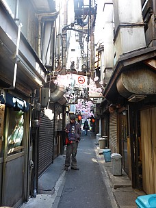 2016-03-03 13.09.39 P1000866 Simon - Adrian in Lane.jpeg: 3456x4608, 5404k (2016 Mar 03 13:09)