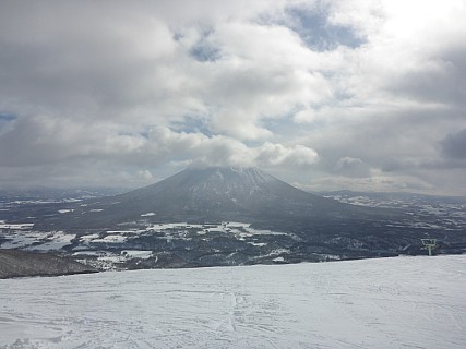 Mt Yōtei
Photographer;&nbsp;Simon
2016-02-24&nbsp;09.50.36;&nbsp;Metadata time: '2016 Feb 24 09:50'
Original size:&nbsp;4,608 x 3,456; 5,803 kB
Filename: 2016-02-24 09.50.36 P1000432 Simon - Mt Yōtei.jpeg