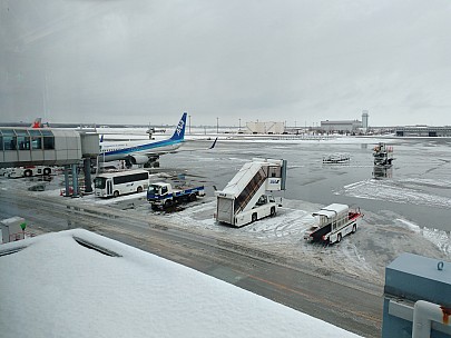 2016-02-29 14.00.24 IMG_20160229_140024056 Simon - Chitose Airport.jpeg: 4160x3120, 3016k (2016 Feb 29 20:43)