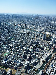 2016-03-01 11.58.36 P1000755 Simon - Tokyo from Skytree.jpeg: 3456x4608, 5011k (2016 Mar 01 11:58)