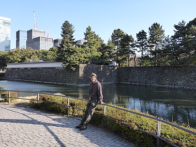 2016-03-01 15.43.15 P1000774 Simon - Adrian and moat.jpeg: 4608x3456, 6351k (2016 Mar 01 15:43)