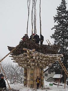 2017-01-15 11.52.22 IMG_8572 Anne - building the fire tower.jpeg: 3456x4608, 6246k (2017 Jan 26 18:35)