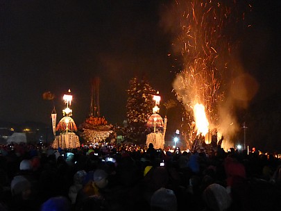 2017-01-15 20.33.34 P1010305 Simon - fire festival.jpeg: 4608x3456, 6240k (2017 Jan 29 10:20)