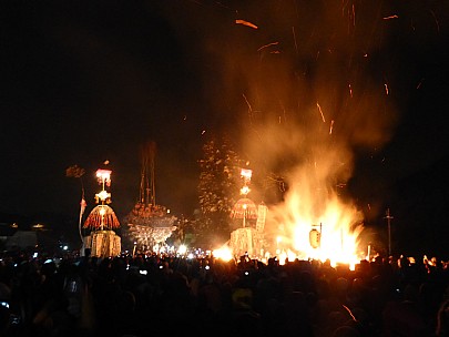 2017-01-15 20.43.04 P1010311 Simon - fire festival.jpeg: 4608x3456, 5967k (2017 Jan 29 10:20)