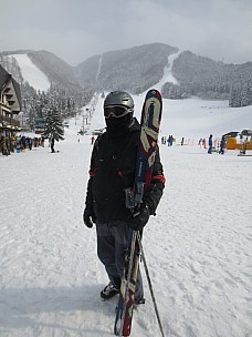 2017-01-19 13.12.30 IMG_8900 Anne - Simon in ski regalia.jpeg: 3456x4608, 4071k (2017 Jan 26 18:36)