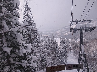 2017-01-19 13.28.45 IMG_8906 Anne - riding Hikage gondola.jpeg: 4608x3456, 6166k (2017 Jan 26 18:36)