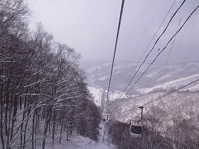 2017-01-19 13.30.34 IMG_8908 Anne - riding Hikage gondola.jpeg: 4608x3456, 6100k (2017 Jan 26 18:36)