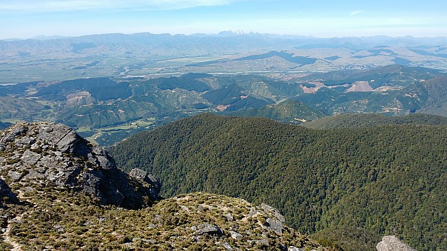 2017-12-03 09.50.33 IMG_20171203_095033560 Simon - Wairau and Waihopai view.jpeg: 4160x2340, 2254k (2020 Apr 06 21:36)