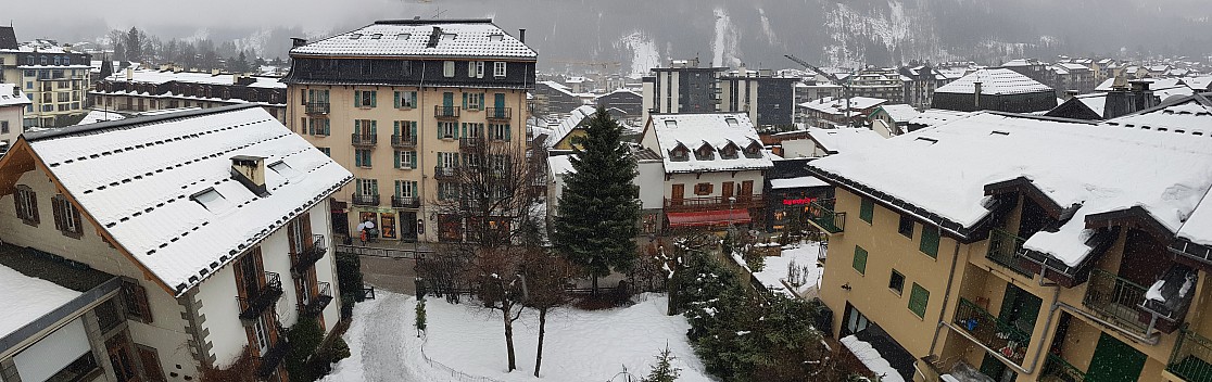 2018-01-21 12.27.17 Jim - view from Hotel Richemond room_stitch_perspective.jpg: 7337x2315, 15741k (2018 Jun 23 15:03)