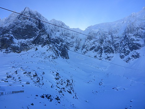 2018-01-24 10.03.20 P1010871 Simon - view from L'Aiguille du Midi 2 gondola.jpeg: 4608x3456, 5815k (2018 Feb 18 19:49)