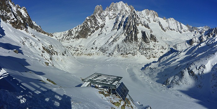 2018-01-24 13.13.25 Panorama Simon - view down valley from Refuge du Requin_stitch.jpg: 6437x3241, 20400k (2018 Feb 24 19:18)