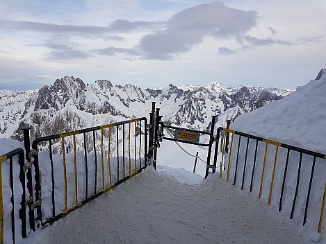 2018-01-25 16.17.08 Jim - gate to arête.jpeg: 4032x3024, 3934k (2018 Mar 10 17:21)