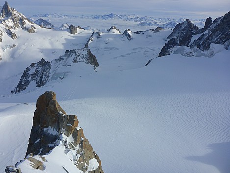 2018-01-25 16.52.34 P1010969 Simon - view from l'Aiguille du Midi of Vallée Blanche.jpeg: 4608x3456, 5656k (2018 Jan 25 16:52)