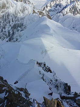 2018-01-25 16.54.19 P1010972 Simon - arete de l'Aiguille du Midi.jpeg: 3456x4608, 5235k (2018 Jan 25 16:54)