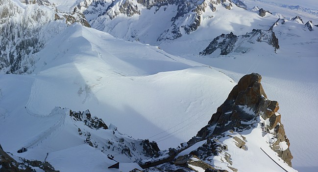 2018-01-25 16.54.19 P1010972 Simon - arete de l'Aiguille du Midi_stitch_spherical.jpg: 7171x3888, 24412k (2018 Mar 19 19:03)