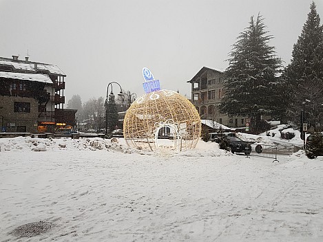 2018-01-26 17.11.36 Jim - Courmayeur decoration.jpeg: 4032x3024, 4424k (2023 Jan 31 08:37)