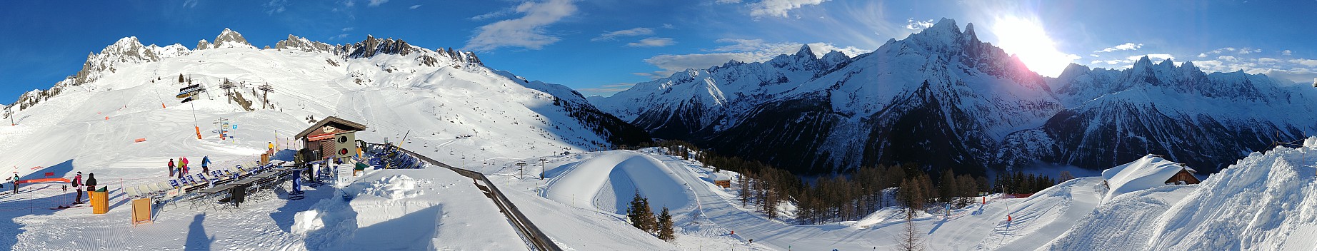 2018-01-27 09.32.16 LG6 Simon - Téléphérique de La Flégère panorama.jpeg: 18608x3552, 18936k (2023 Jan 31 17:33)