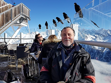 2018-01-27 12.38.08 Jim - Simon at Le Brévent restaurant with crows behind.jpeg: 4032x3024, 4109k (2023 Jan 31 17:32)