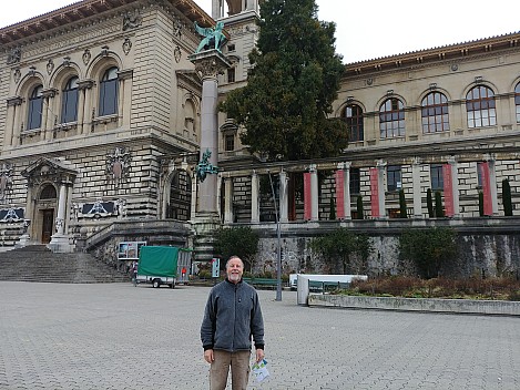 2018-01-29 09.19.55_Burst01 LG6 Simon - outside Palais de Rumine.jpeg: 4160x3120, 4010k (2023 Feb 04 22:18)