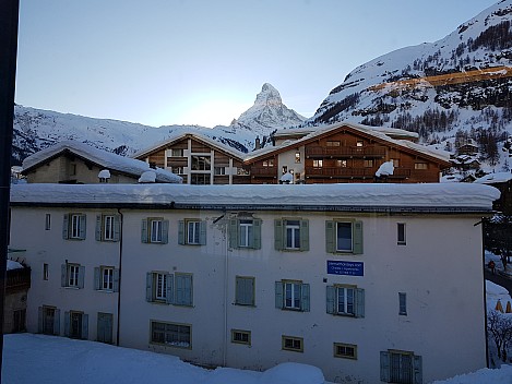 2018-01-29 16.01.48 Jim - Matterhorn at sunset from Gornergrat Bahn.jpeg: 4032x3024, 3760k (2018 Mar 10 17:35)