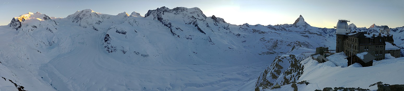 2018-01-29 17.19.35 LG6 Simon - Gornergrat hotel_stitch.jpg: 14398x3272, 37679k (2018 Apr 20 22:23)