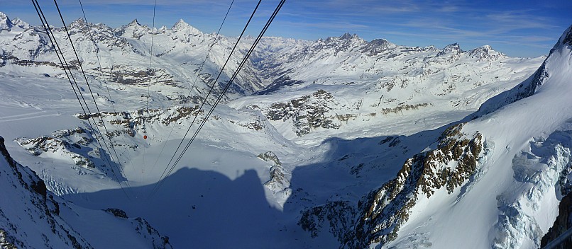 2018-01-30 13.26.40 Panorama Simon - view down Cablecar from Klein Matterhorn_stitch.jpg: 8020x3501, 26349k (2018 Apr 22 21:50)