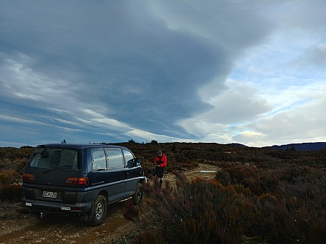 Brian and van on No Mans Road
Photographer;&nbsp;Simon
2018-07-07&nbsp;08.24.55;&nbsp;Metadata time: '2018 Jul 07 08:24'
Original size:&nbsp;4,160 x 3,120; 4,242 kB
Filename: 2018-07-07 08.24.55_HDR LG6 Simon - Brian and van on No Mans Road.jpeg