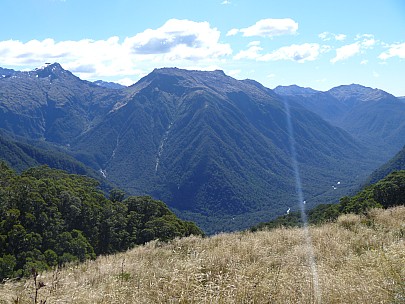 2019-01-14 16.51.11 P1000594 Jim - view down the Paringa.jpeg: 4320x3240, 5013k (2019 May 10 21:46)